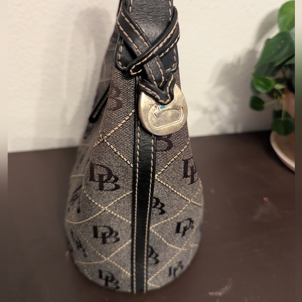 Y2K Dooney & Bourke Signature Small Bucket Hobo Bag - Picture 4 of 13
